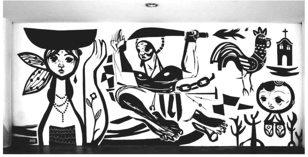 grafite em preto e branco que ocupa toda a parede de uma sala, com traço de xilogravura de cordel: uma mulher de chapéu de couro e colares, uma figura com facão e correntes rompidas, um galo, uma igrejinha com cruz, mandacarus e um menino de cabelo repartido