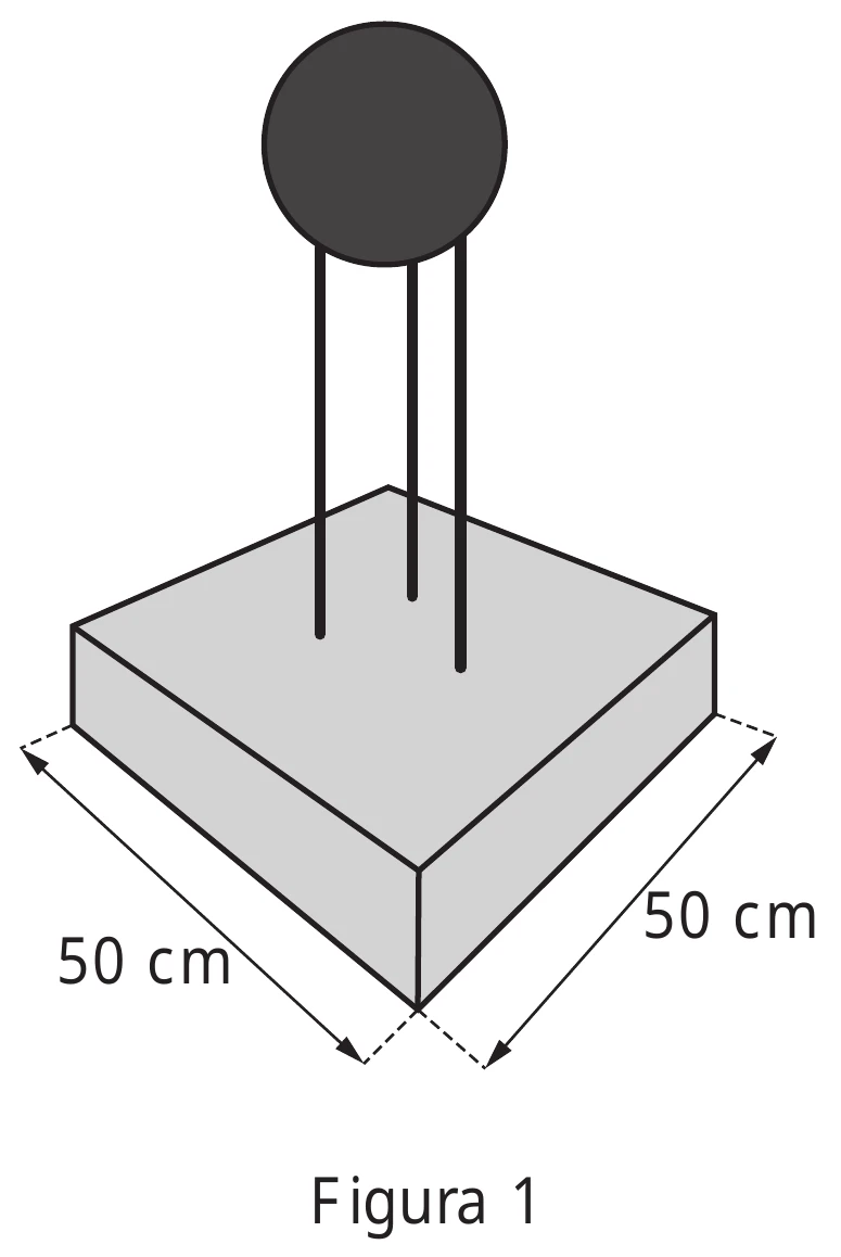 Figura 1: desenho em perspectiva do troféu, com uma base de madeira em forma de paralelepípedo de 50 cm por 50 cm sobre a qual três hastes verticais sustentam uma esfera escura